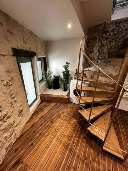 Maison Suspendue Avec Jacuzzi Privatif Pont-en-Royans Luaran gambar